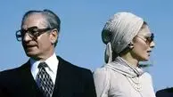 عکس سفر در زمان / «محمدرضا پهلوی» در حال پرواز با هلیکوپتر آلوئت 3؛ سال 1337