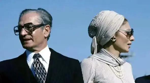 عکس سفر در زمان / اروپاگردی محمدرضا پهلوی و  فرح دیبا با لباس های گران قیمت در پاریس 