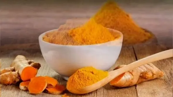 مراقبت از پوست با ترکیب طلایی زردچوبه و وازلین / فیلم