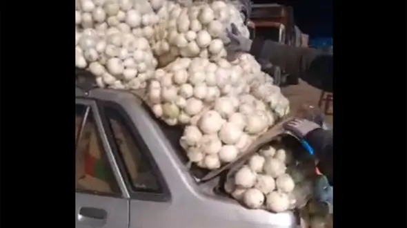 ببینید / یک پراید، سلطان پیاز ایران شد + فیلم باورنکردنی