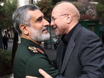 عکس سفر در زمان / «سرلشکر باقری و سردار حاجی زاده» در یک شهر موشکی / فروردین 1404