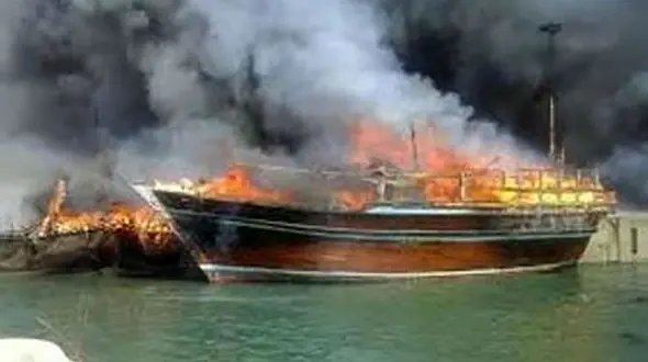 اسکله کنگان  خیلی گسترده آتش گرفت