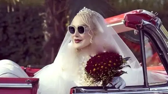 عکس ها / مقایسه  ماشین عروس های خاص بازیگران ایرانی / از ماشین عروس خاص آرام جعفری تا مینا مختاری و بهرام رادات  از  BMW بهاره رهنما تا مرسدس بنز رضا گلزار و عروسش و ...