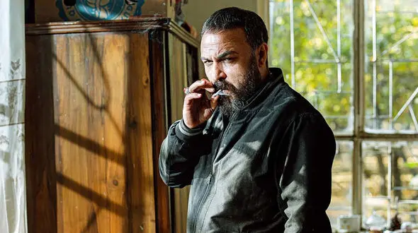 چهره تازه «رضا پروانه» سریال پوست شیر در 43 سالگی + عکس