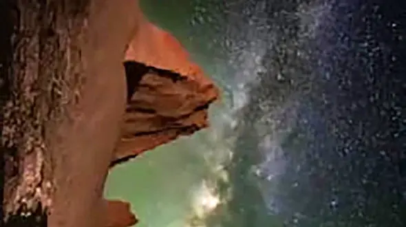 وقتی کویر لوت میزبان کهکشان راه شیری می شود + فیلم