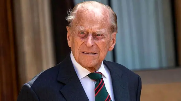 حال همسر ملکه انگلیس وخیم است؟ انتقال شاهزاده فیلیپ به بیمارستانی دیگر