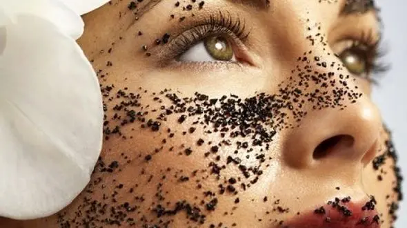  ماسک آرامبخش پوست با تفاله های چای