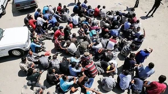 بازداشت 137 مواد فروش در شبیخون پلیس تهران /  5 قاچاقچی بزرگ غافلگیر شدند