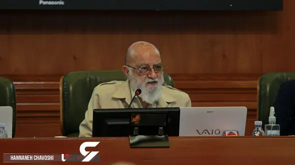 چمران: اجازه هیچگونه بی حرمتی و جسارت به پرچم و سرود ایران را نمی دهیم