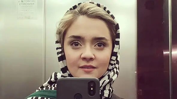 عکس / نگاهی به حیاط باصفا و دلباز خانه زیبای مهتاب اکبری سوگند سریال لحظه گرگ و میش 