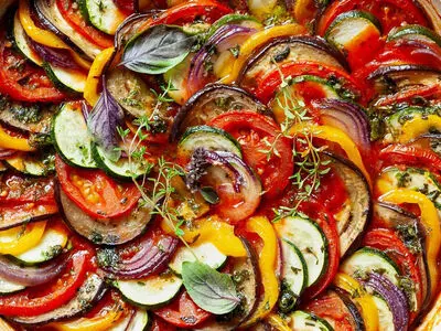 طرز تهیه راتاتوی؛ غذای فرانسوی خوشرنگ و سالم با سبزیجات تازه