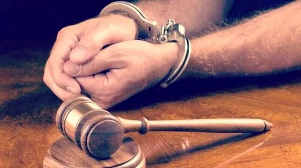 این 30 نفر 6 هزار میلیارد تومان مال نامشروع داشتند/ مردم در انتظار محاکمه اخلالگران نظام بانکی 

