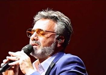 فیلم آواز باشکوه نصرالله معین با قدرت صدای فوق العاده در 72 سالگی / چقدر قشنگ و زیبا خوند !