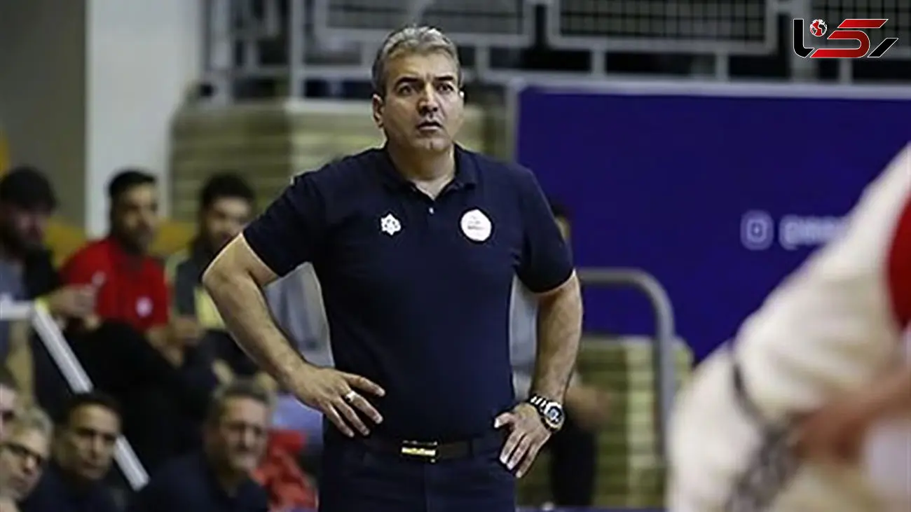 اسلامی: نتایج تیممان در نیم فصل نخست عالی بود/ نبود بازیکن خارجی برای ما مشکل‌ساز شده/ برای بُرد به آبادان می‌رویم