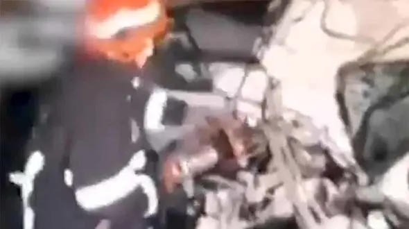 فیلم تصادف پژو با تیر برق در ساوه / پژو پارس پوکید