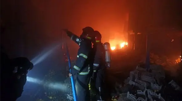 آتش سوزی جان سه عضو یک خانواده را گرفت / علت این حادثه چه بود؟