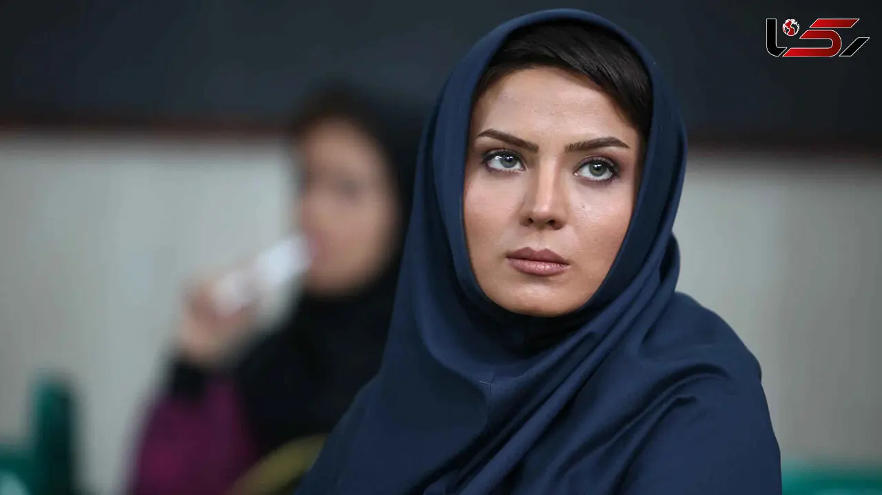 زیبایی مسحور کننده خانم بازیگر چشم رنگی تلویزیون / پوشش منشوری سولماز در خیابان تهران!