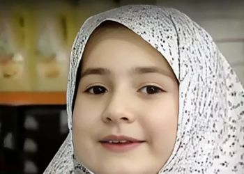 دختربچه کوچولوی تبلیغ شامپوی داروگر بعد از گذر 33 سال و زندگی در اروپا ! /  نه قیافش نه پوشش شبیه خودش نیست ! + عکس ها