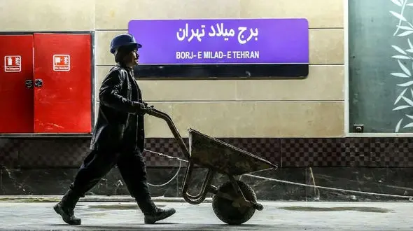 بلاتکلیفی 105 واگن مترو و 150 اتوبوس در بروکراسی بانک رفاه