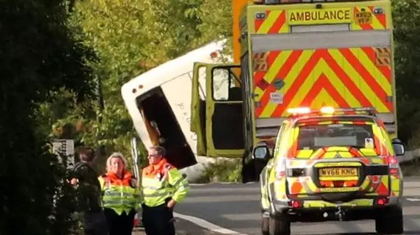 زایمان زن مسافر اتوبوس کنار بزرگراه ! + عکس