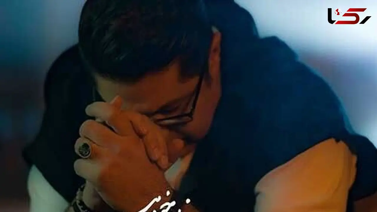 دانلودآواز باشکوه حجت اشرف زاده  /  آهنگ «من را با خود ببر»  / مثل سایه با توام در خیال خودم + متن