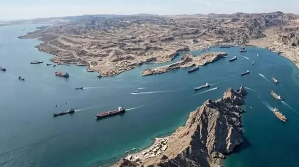 ترامپ به جای حل مشکل، قفل بزرگتر به آن می زند / جنگ نفتی در جریان است نه فقط یک جنگ نظامی