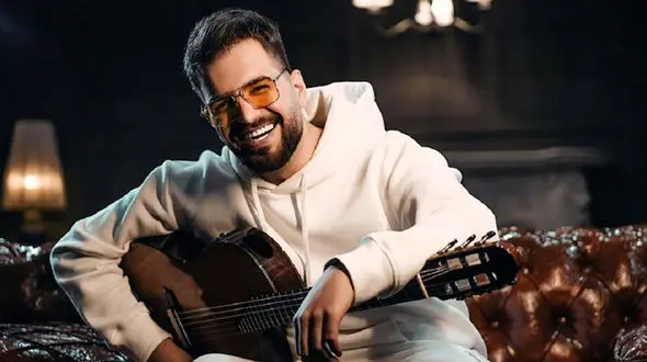 اجرای خواننده مشهور در کنسرت همه را شوکه کرد!