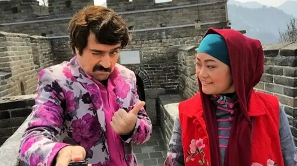 (عکس) سفر در زمان /  «ارسطو سریال پایتخت بعد ۱۰ سال و در کنار همسرش»