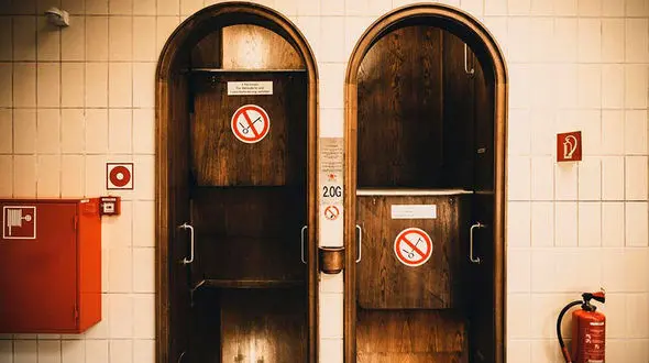 آسانسور عجیب و خطرناک + فیلم و عکس