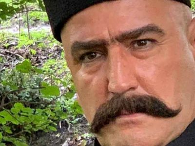 شازده مفخم سریال گیلدخت،صالح میرزاآقایی در کنار همسر و فرزندان رشید و خوش خنده اش/ بهش نمیاد بچه هایی به این سن و سال داشته باشه