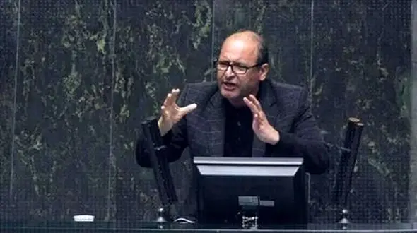 توضیح نماینده اصولگرا درباره بیانات رهبری: مجلس از استیضاح‌ها عقب‌نشینی نمی‌کند