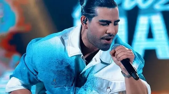 فیلم آوازخوانی باشکوه و  احساسی مجید رضوی /کنسرتش انقد با حنجره اش حال کرد انگار بار اول صدای خودشو شنیده