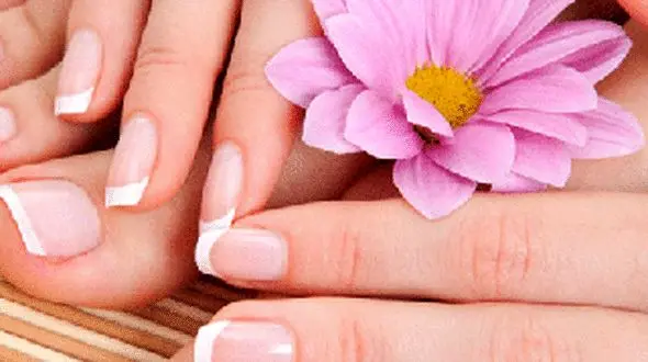 ترفندهای برداشت کاشت ناخن در منزل