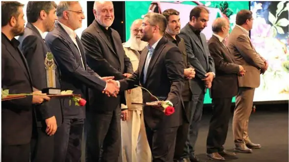 پسر وزیر کار شهردار نمونه تهران شد !