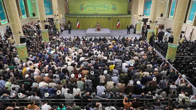 مراسم سه ساعته جشن میلاد حضرت زهرا سلام‌الله‌علیها در حسینیه امام خمینی(ره) با حضور رهبر انقلاب
