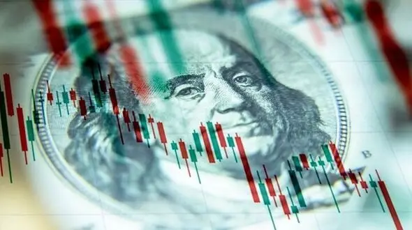 عرضه دلار در بازار شدت گرفت؛ سقوط قیمت دلار به میزان ۱۳۹۵ تومان!