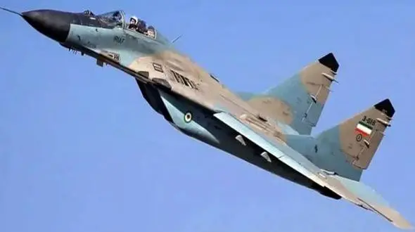  شنیده شدن صدای مهیب در آسمان تهران  / پرواز جنگنده در شرایط برفی 