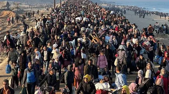 صدها هزار نفر از آوارگان فلسطینی به شهر غزه بازگشته‌اند