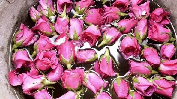 این عرق جادویی در زیبایی پوست معجزه می کند