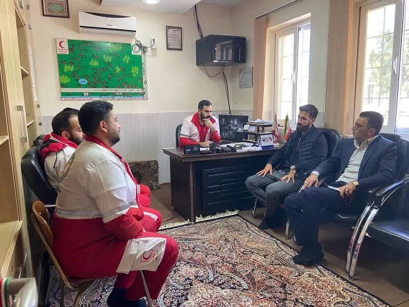 حضور فرشاد فرجی بازیکن اسبق پرسپولیس و بازیکن فعلی تراکتور سازی تبریز در پایگاه هلال احمر قائم شهر