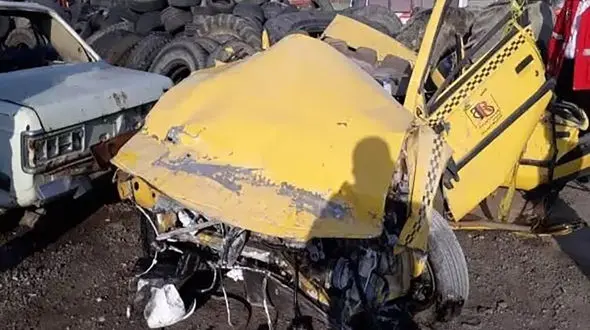 مرگ فجیع 5 جوان تهرانی در تصادف تاکسی با دیوار لاستیک فروشی