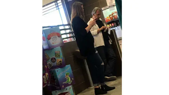 محمود خاوری در کانادا دیده شد /ظاهر و تیپ باورنکردنی مدیر عامل سابق بانک های ملی و سپه ایران+ عکس