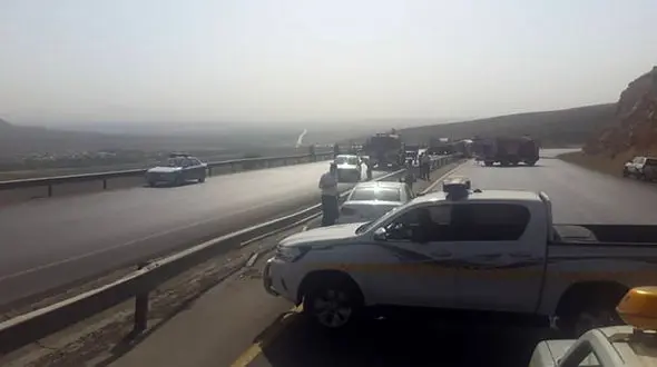  واژگونی کامیون سوخت بنزین در جاده شهرکرد / خطر انفجار مهیب وجود داشت!