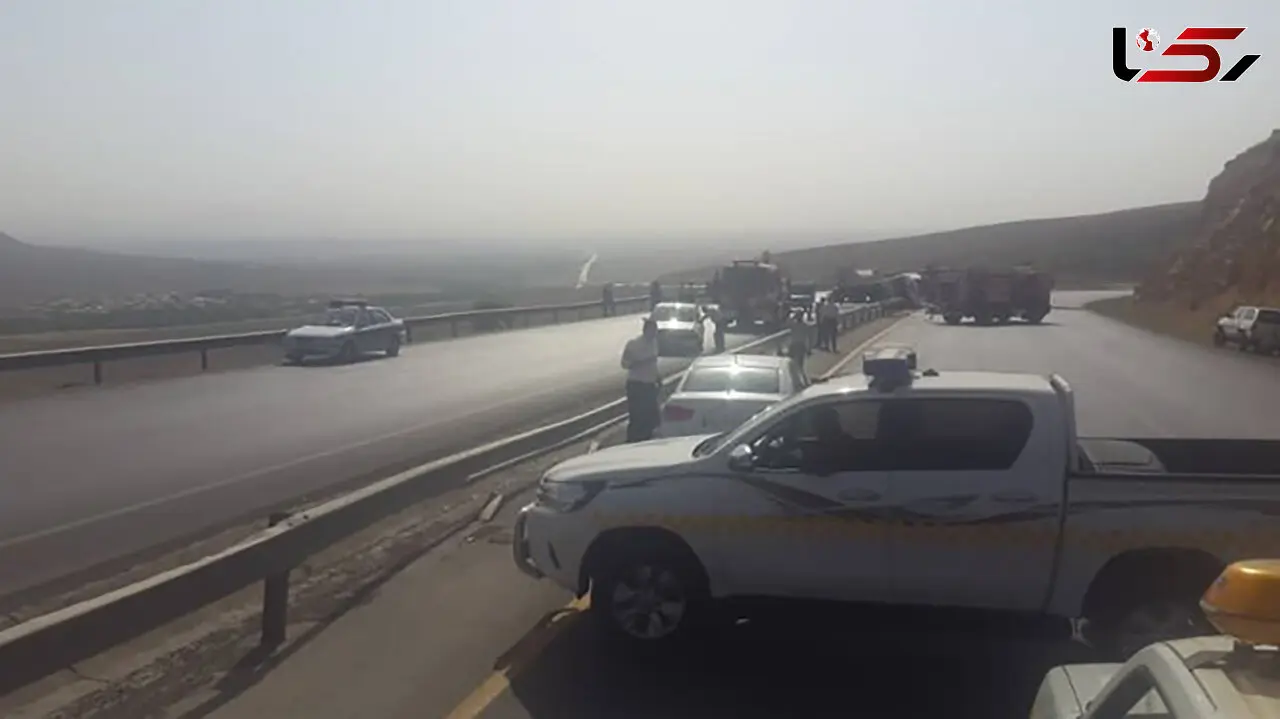  واژگونی کامیون سوخت بنزین در جاده شهرکرد / خطر انفجار مهیب وجود داشت!