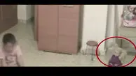 فیلمی حیرت آوری که پدر با نصب دوربین از اتاق خواب دخترش گرفت / دختر بی اعتنا بود / مخصوص بزرگسالان