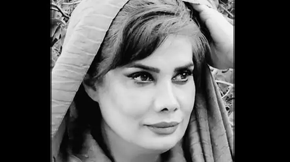 پوشش اروپایی عاطفه رضوی در خارج از کشور + عکسی که عمرا بشناسیدش !