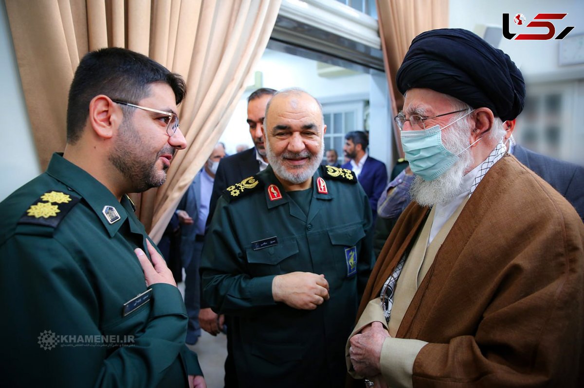  تصاویر شهیدان سلیمانی، سلامی، حاجی‌زاده، شانه‌ئی و طاهرپور در کنار رهبر انقلاب