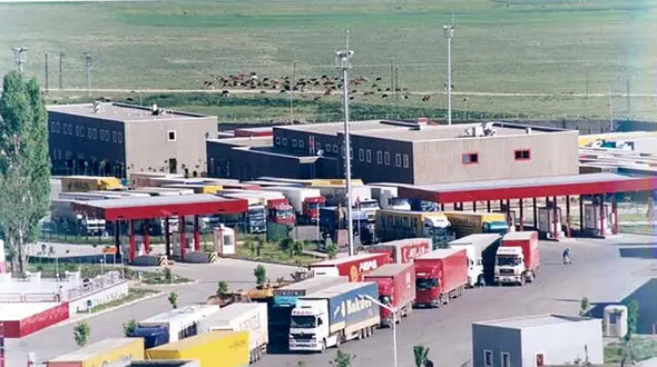 پشت پرده فیلم درگیری شهروندان ایران در گمرک سرو ترکیه چه بود؟ + فیلم