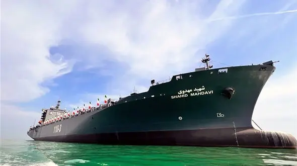 شناور سپاه مجهز به موشک‌های برد بلند بالستیک و کروز از خط استوا عبورکرد