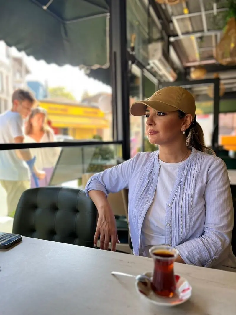 بیتا سحرخیز، بازیگر سینما و تلویزیون